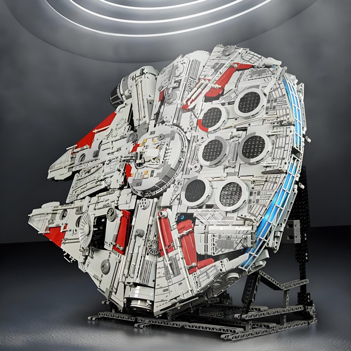 KBOX 10521 The Leaguer Heroes Millennium Falcon  11230PCS - Image 2